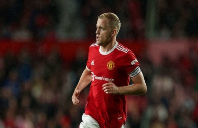 It’s turning into a joke’ – Gabby Agbonlahor urges Manchester United to sell Donny van de Beek amid Everton transfer links - Bóng Đá