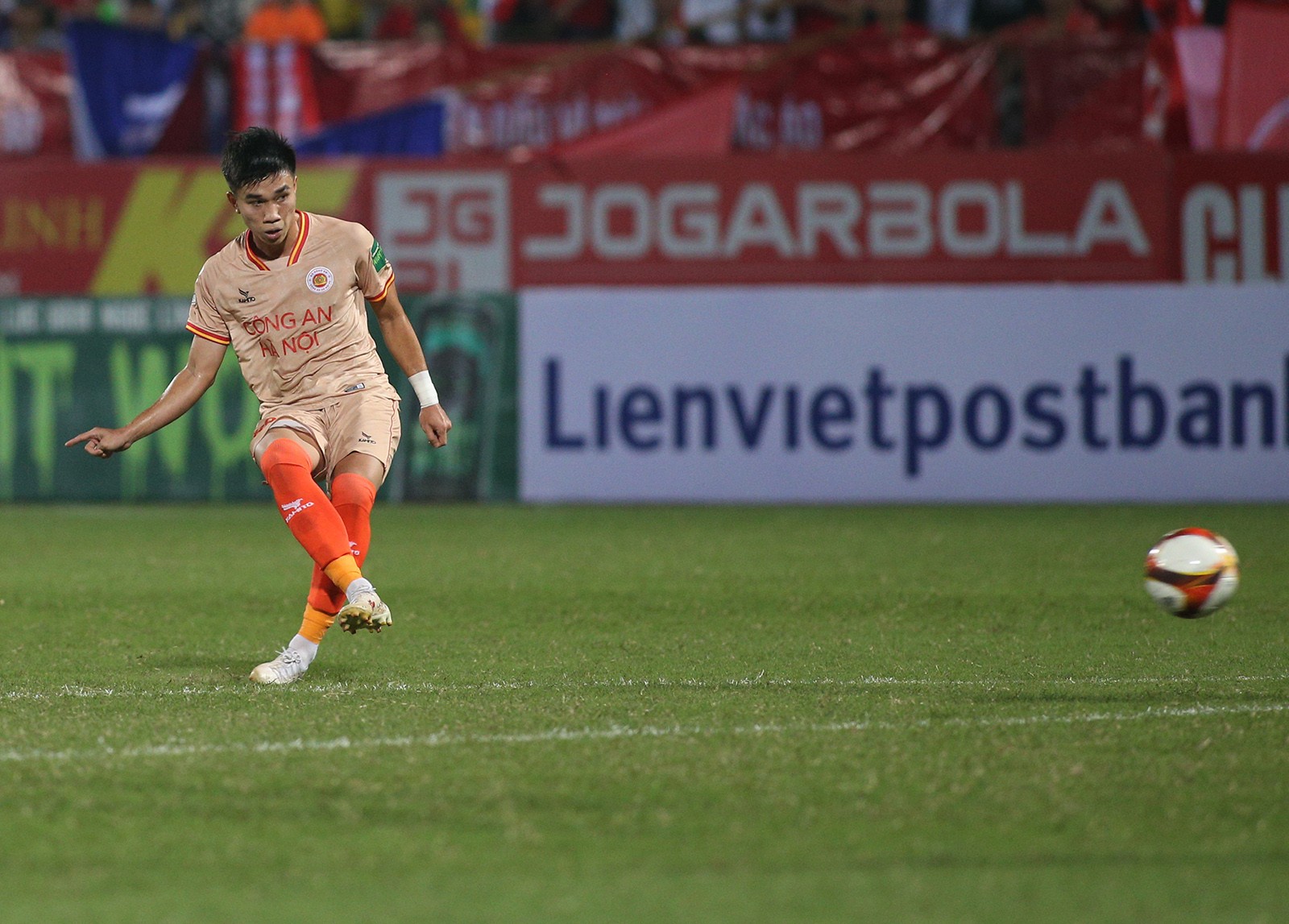 Cầu thủ U22 Việt Nam đối mặt nguy cơ dự bị ở V-League - Bóng Đá