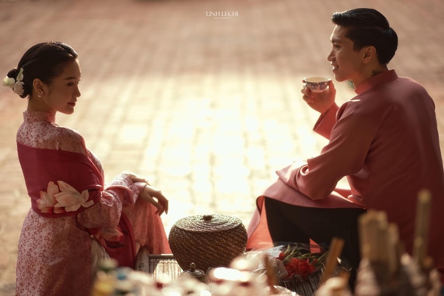 Văn Hậu khoe ảnh cưới ngày lên xe hoa - Bóng Đá