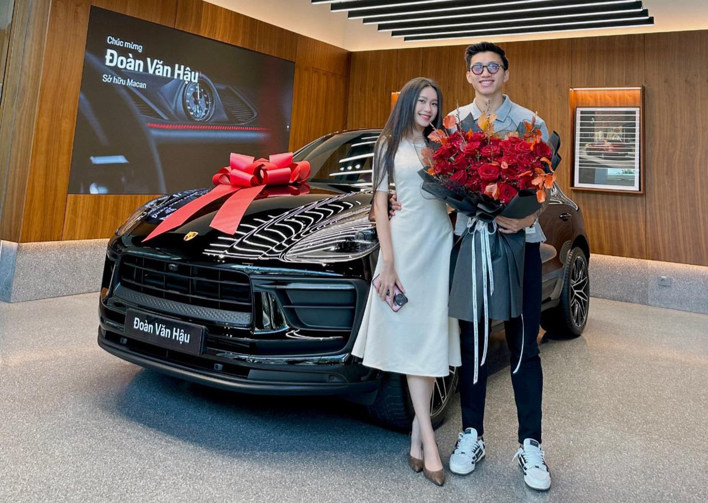 Trước khi cầu hôn, Văn Hậu đã... cưa đổ người đẹp Hải My thế nào? - Bóng Đá