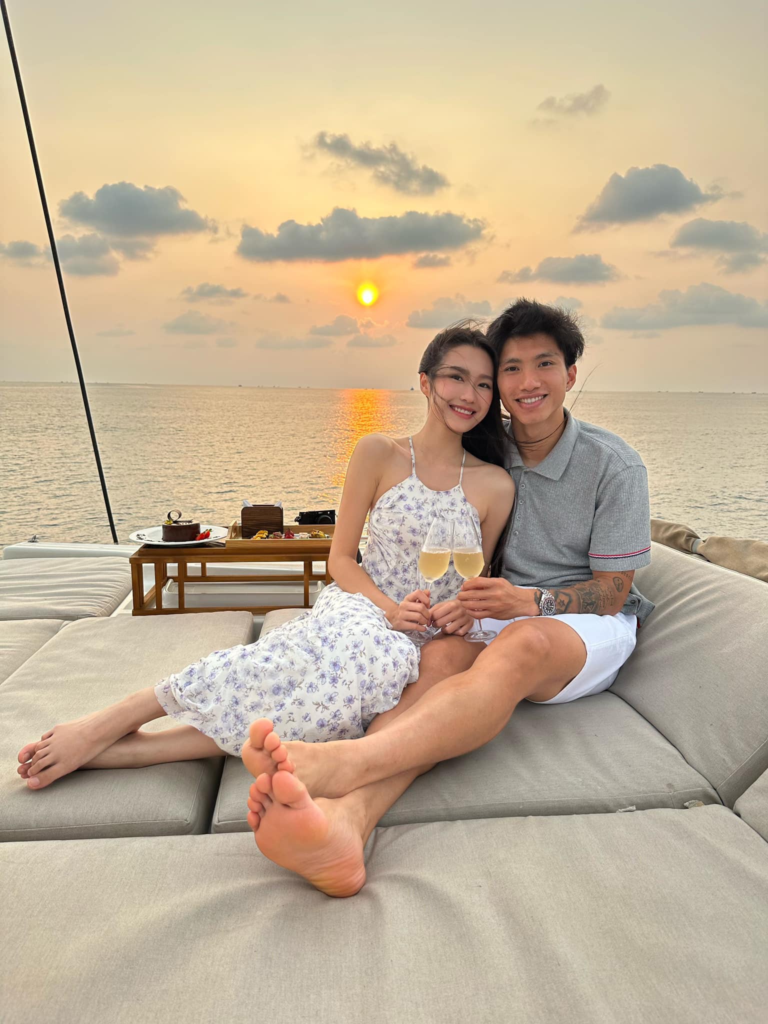 Trước khi cầu hôn, Văn Hậu đã... cưa đổ người đẹp Hải My thế nào? - Bóng Đá