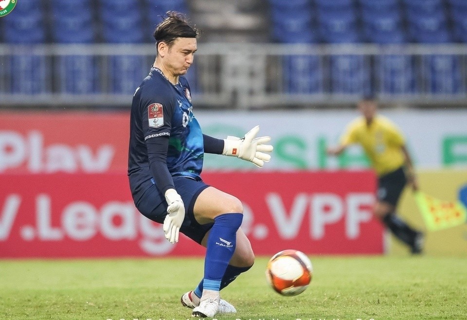 Văn Lâm vào sân ở phút 90+1 để bắt luân lưu - Bóng Đá