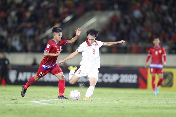 Nhìn Quang Hải rồi Công Phượng, Văn Toàn vẫn còn 