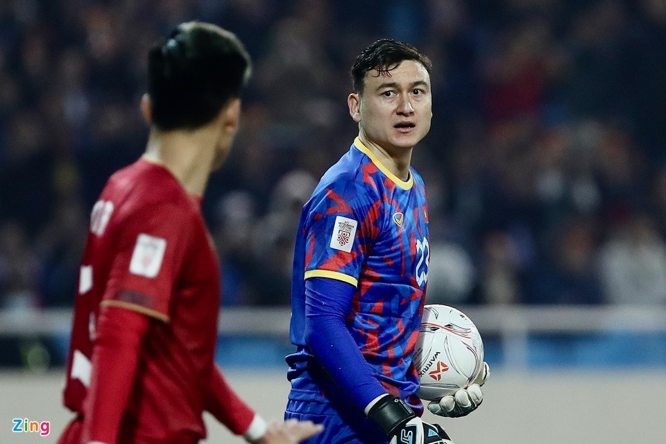 Văn Lâm: ‘Tuyển Singapore chỉ tập trung phòng ngự’   - Bóng Đá