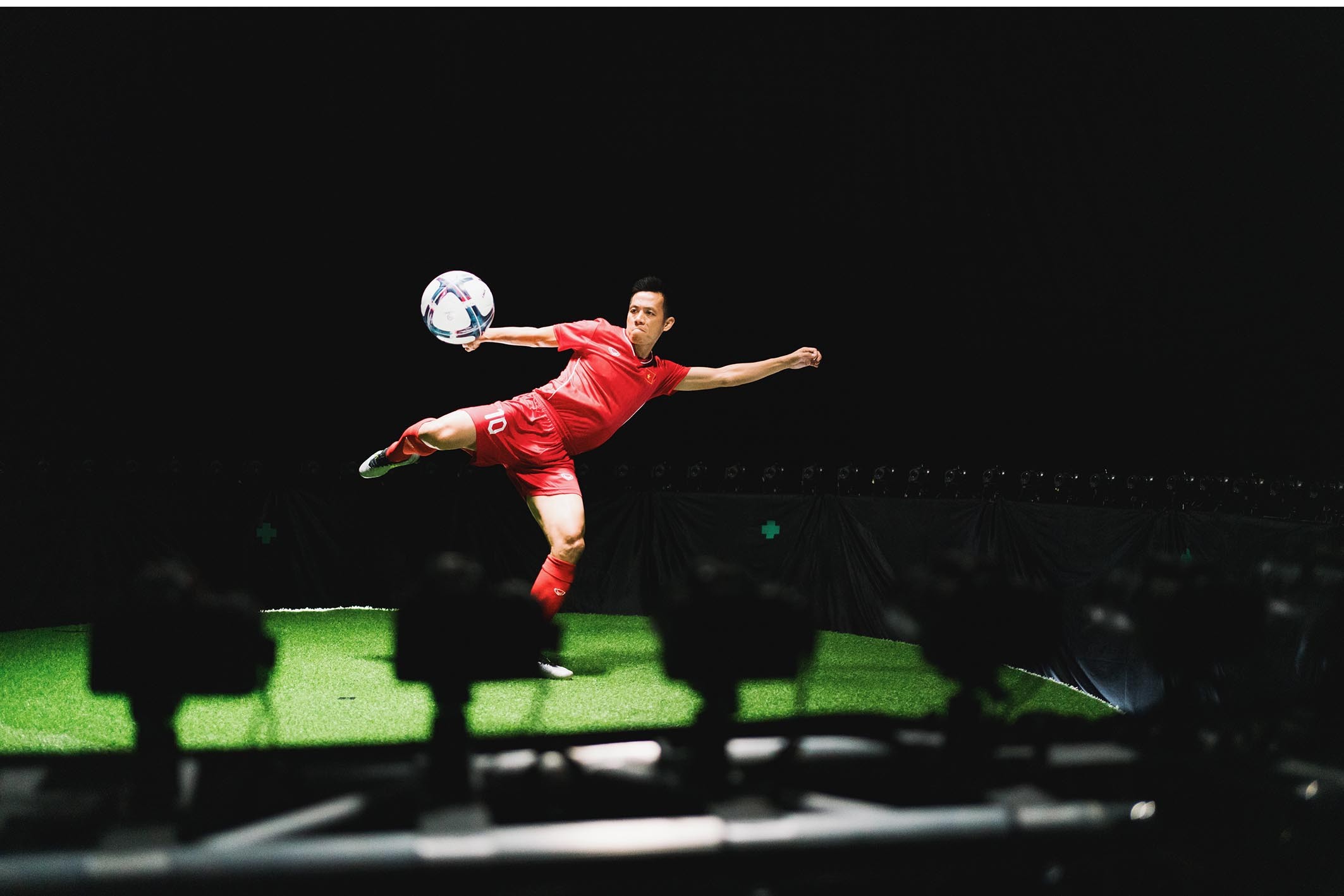 HLV Calisto hạnh phúc trở lại Việt Nam dự trận cầu đặc biệt - Bóng Đá