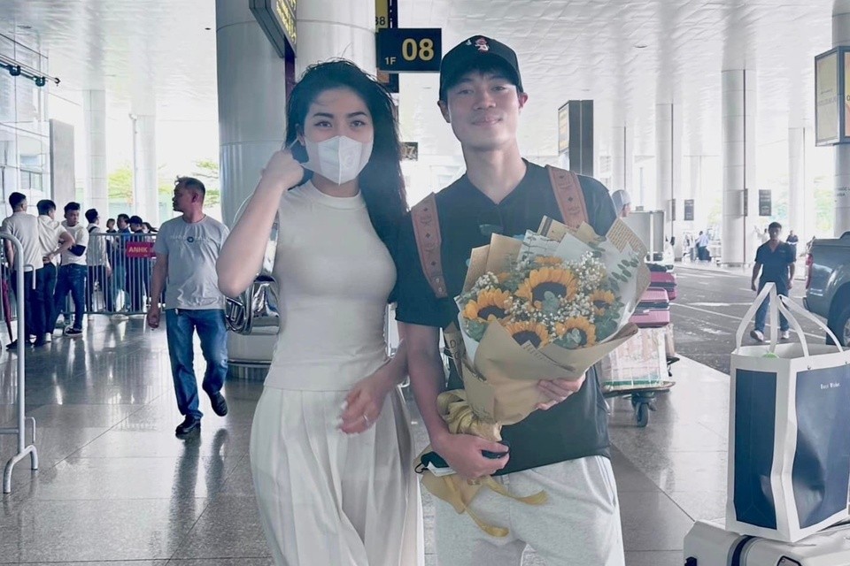 Văn Toàn về nước hội quân tuyển Việt Nam - Bóng Đá