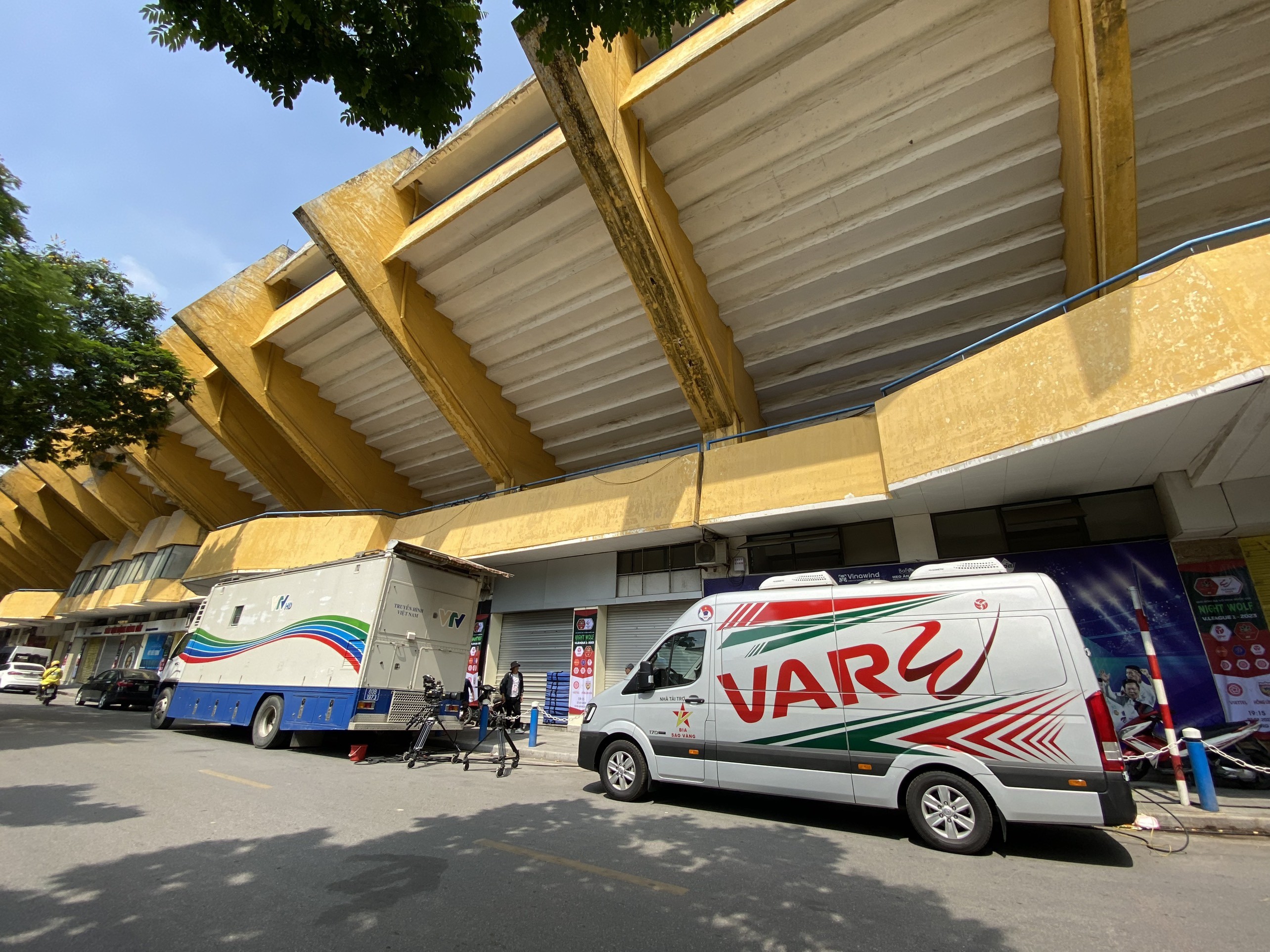 Cận cảnh tình huống check VAR đầu tiên ở V-League - Bóng Đá