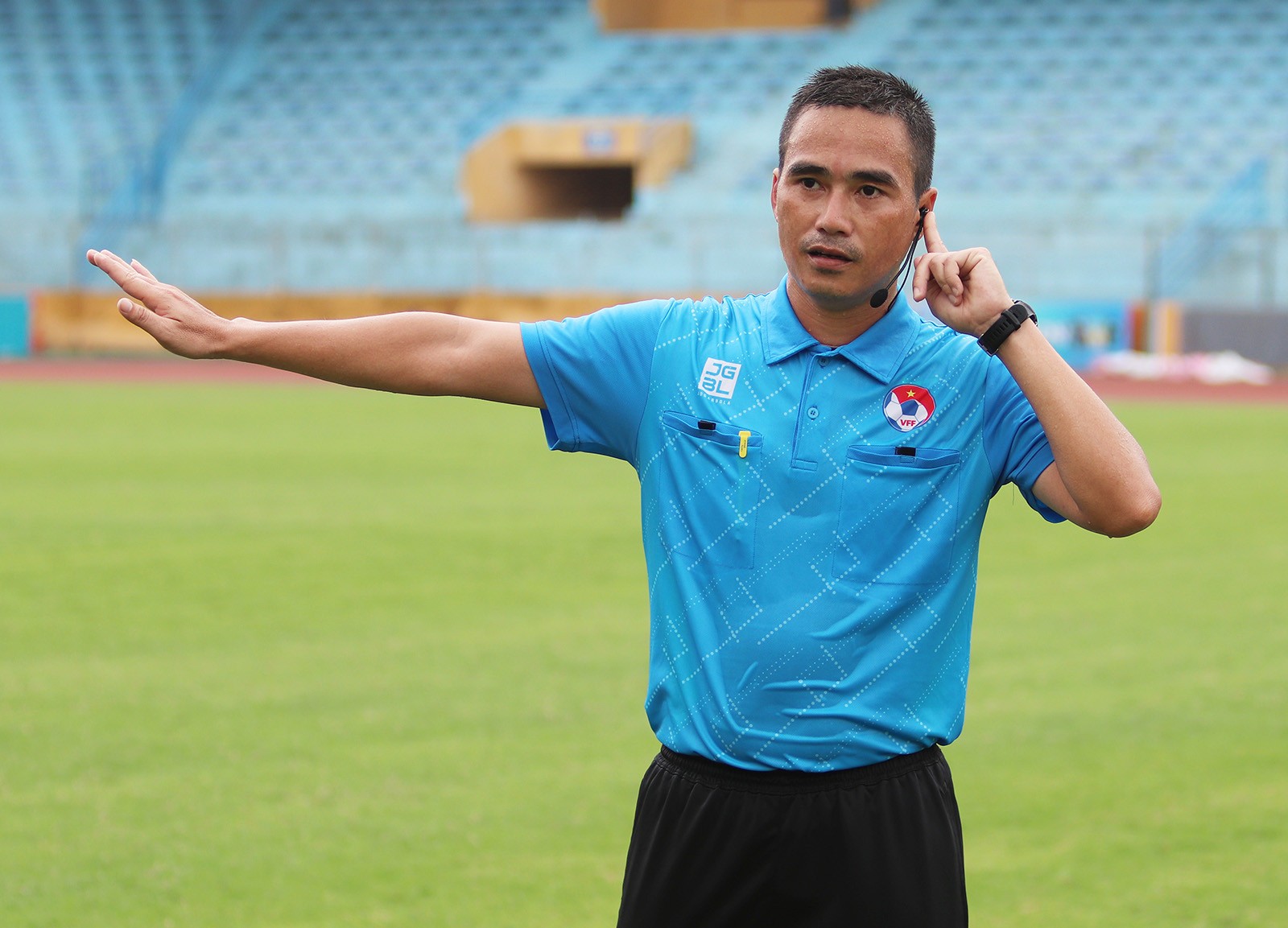 Trọng tài VAR V-League 'chạy thử', FIFA giám sát chặt - Bóng Đá