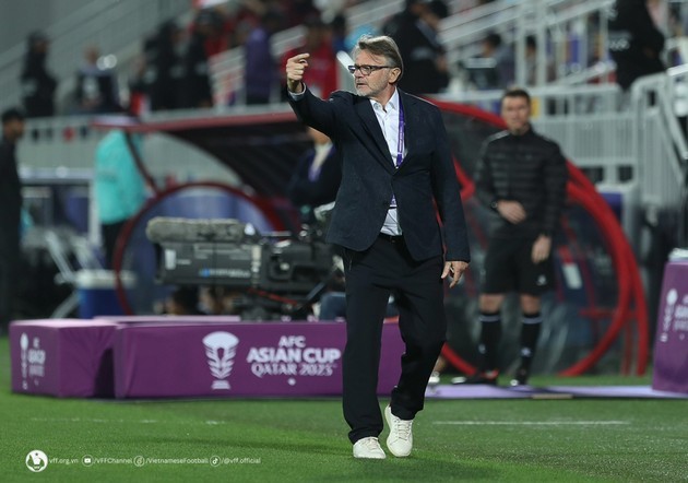Quá thất vọng HLV Troussier - Bóng Đá