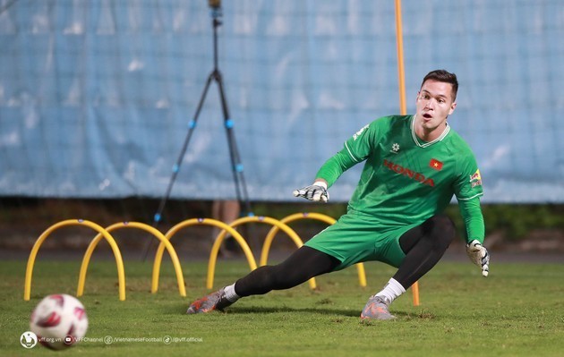 Hoàng Đức chia tay Asian Cup; Nhân tố Việt kiều tiếp theo nối gót Nguyễn Filip - Bóng Đá