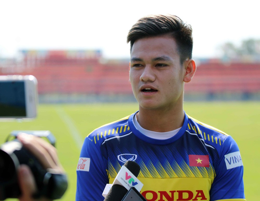 Lập siêu phẩm, Tấn Tài lên tiếng về suất đá chính ở tuyển Việt Nam  - Bóng Đá