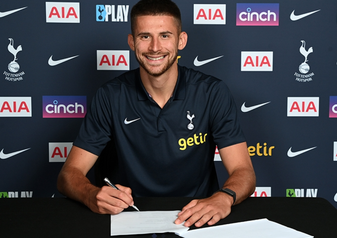 Tottenham confirm £17m arrival of Guglielmo Vicario  - Bóng Đá