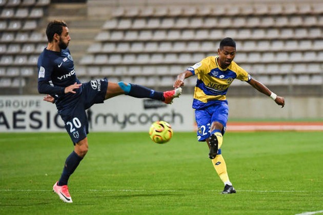 Việt kiều Pháp sắp nhập tịch thành công; HAGL sẽ đua vô địch mùa tới - Bóng Đá