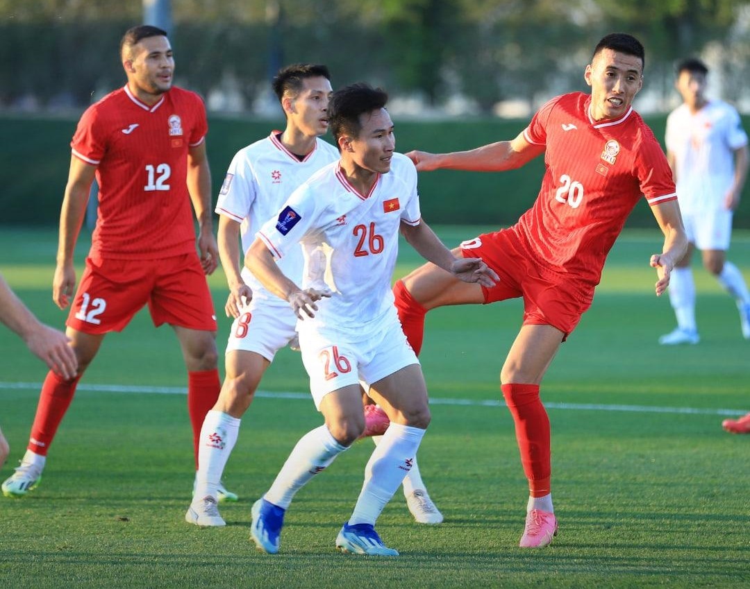 Hàng thủ mắc lỗi, ĐT Việt Nam thua Kyrgyzstan trước thềm Asian Cup 2023 - Bóng Đá