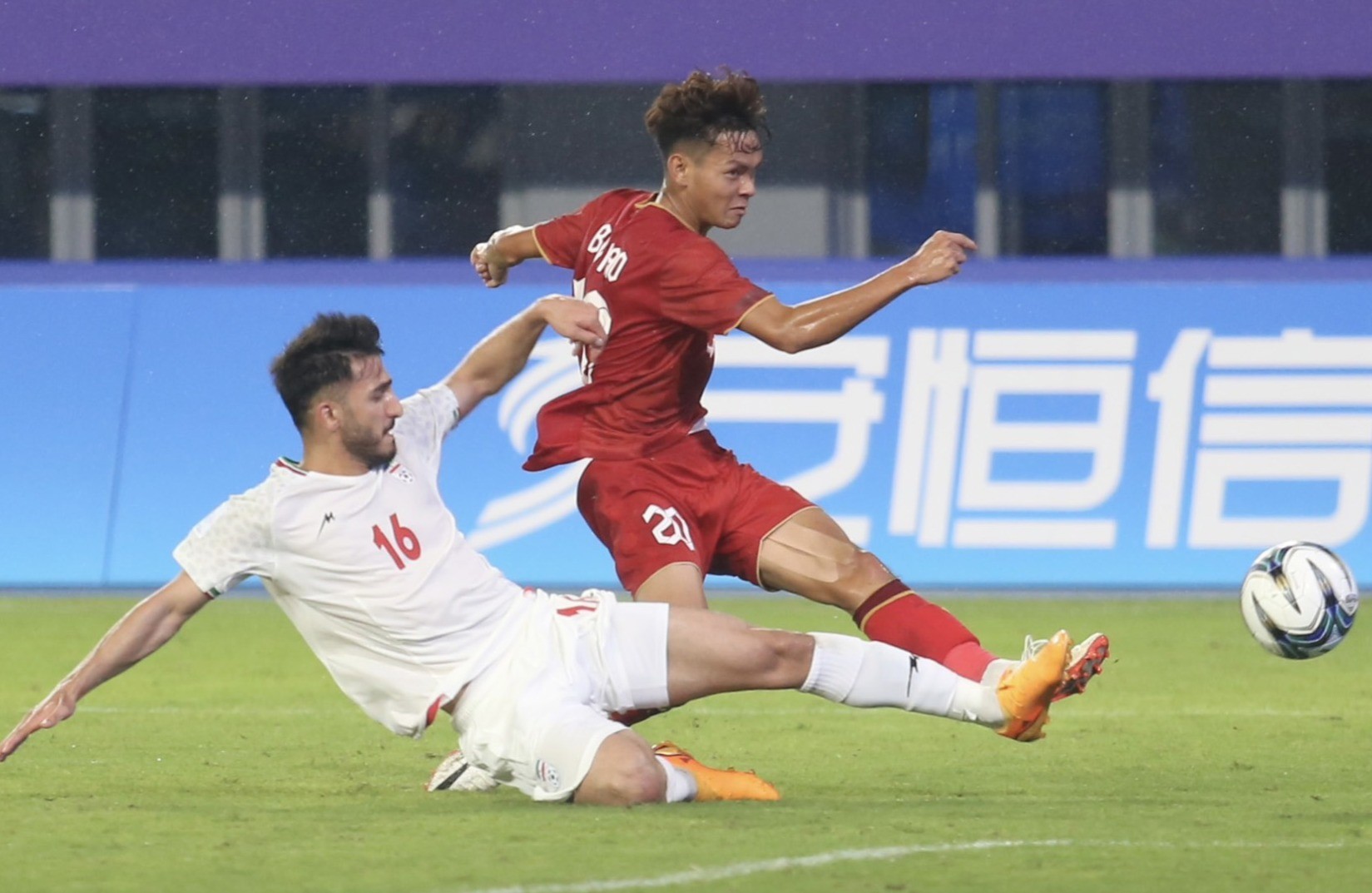 Olympic Việt Nam thua đậm Olympic Iran: Đi một ngày đàng… - Bóng Đá