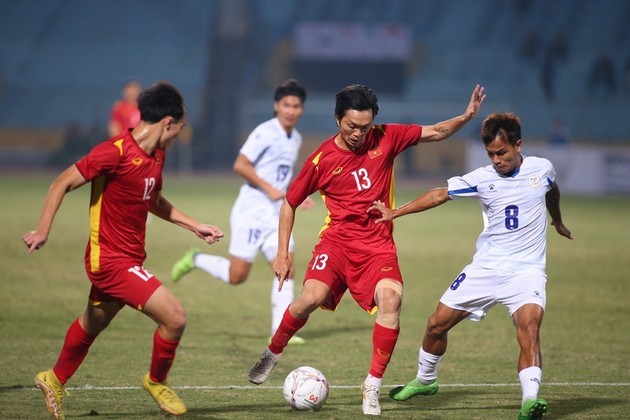 Vĩnh Nguyên sánh bước cùng cựu sao Man City; 'Việt Nam khó lấy điểm trước Philipines' - Bóng Đá