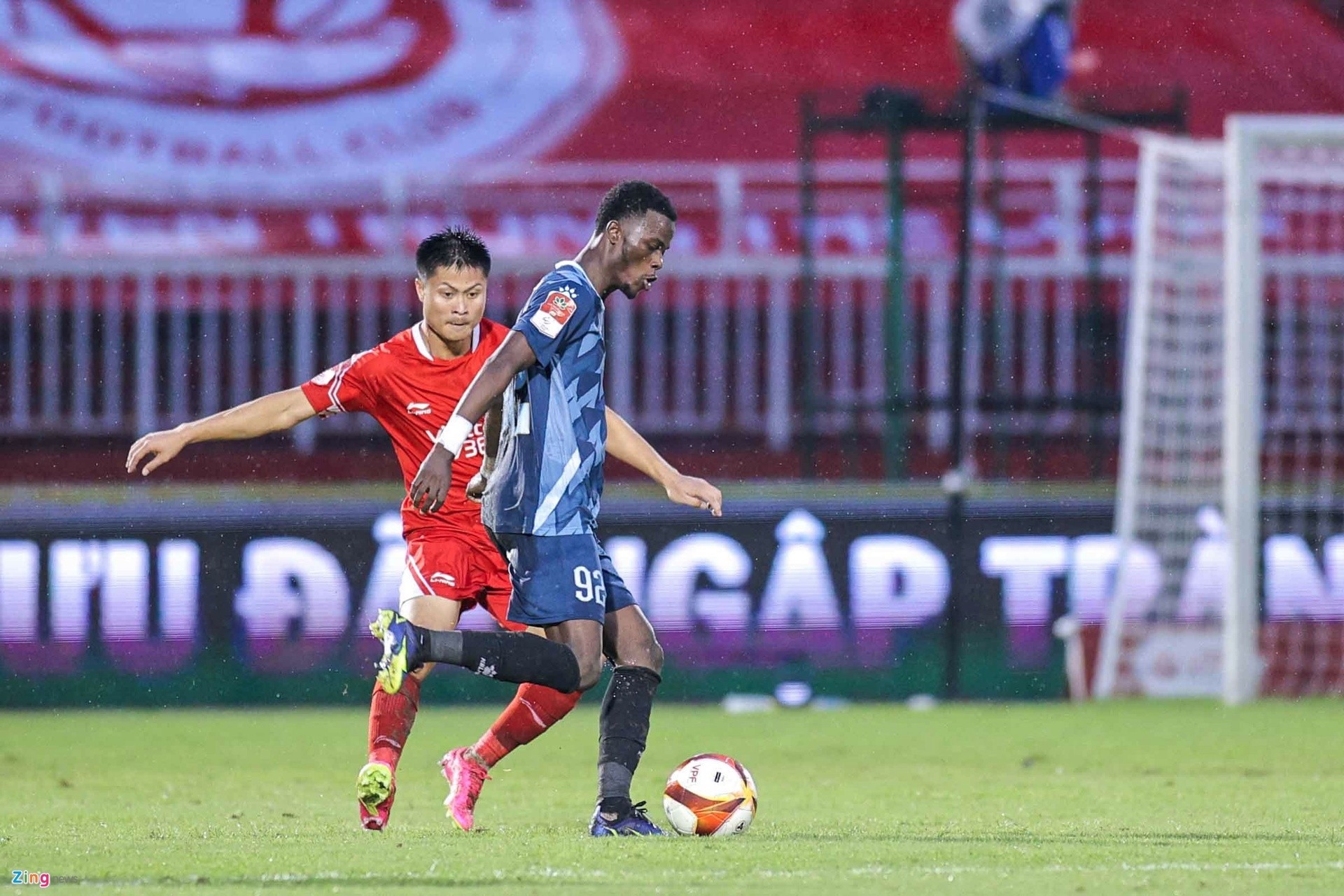 Ngoại binh Ai Cập ghi bàn đầu tiên ở V-League - Bóng Đá