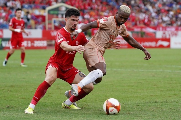 SLNA dính 'cú lừa' đau đớn bởi 'bom xịt' - Bóng Đá