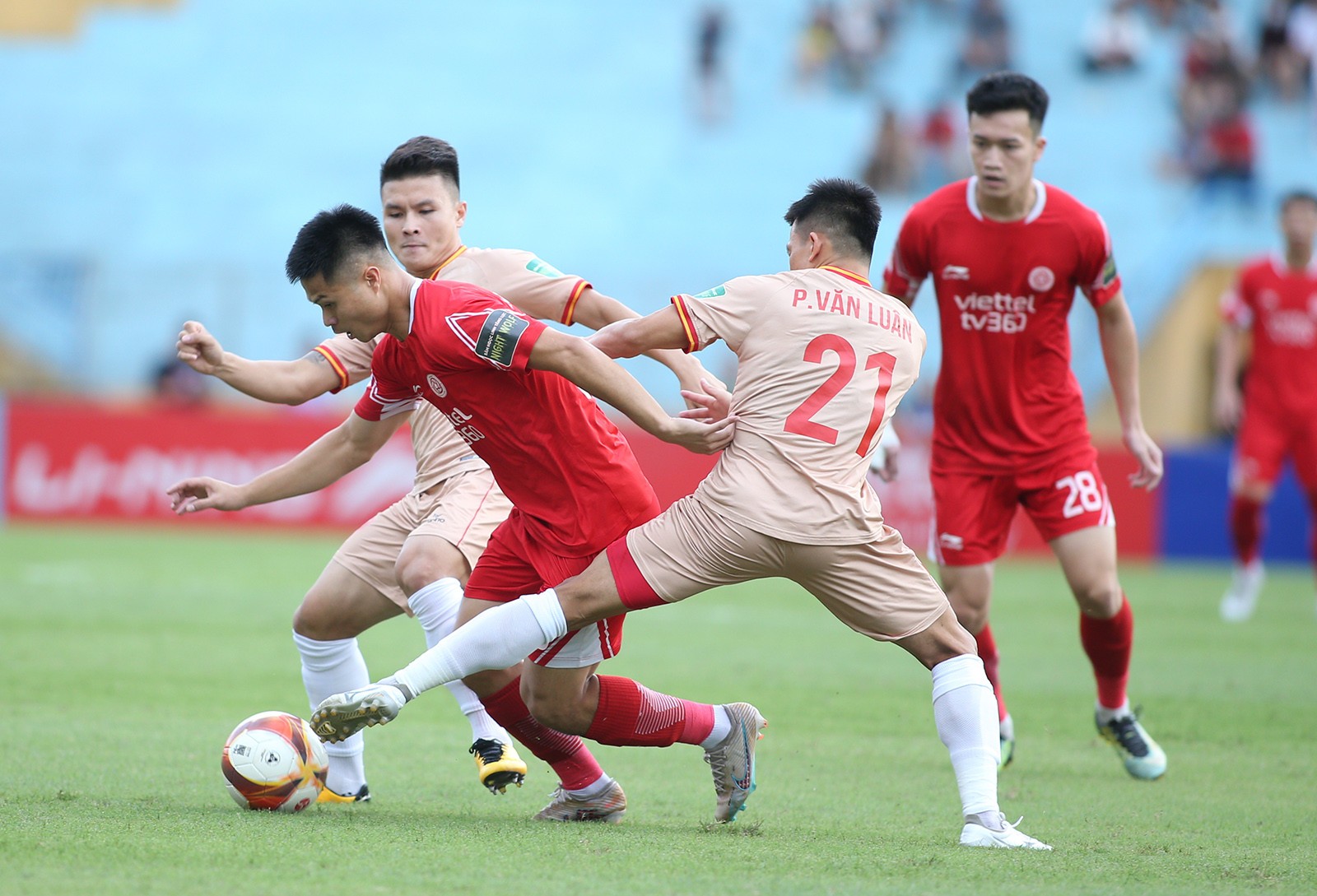 Quang Hải ghi bàn thắng đầu tiên cho CAHN như thế nào? - Bóng Đá