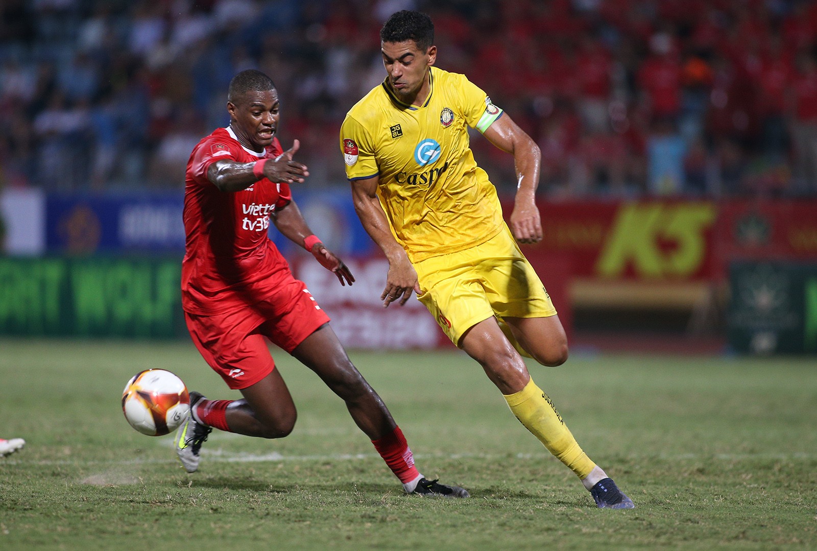 VAR gây tranh cãi, Trưởng ban trọng tài lên tiếng - Bóng Đá