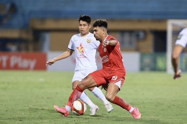 Thanh Hóa tạm chiếm ngôi đầu của CAHN; - Bóng Đá