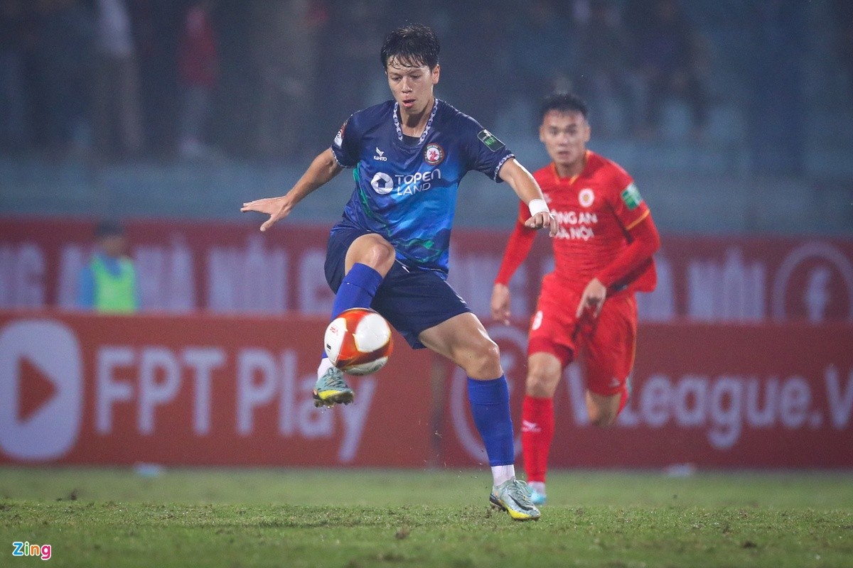 Cầu thủ Việt kiều không may gặp Văn Hậu ngày ra mắt V.League - Bóng Đá