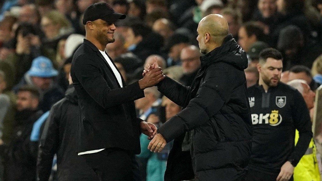 Pep Guardiola heaps praise on Burnley counterpart Vincent Kompany - Bóng Đá