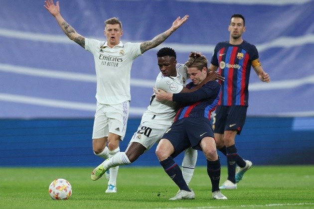 David Villa insists Barcelona's El Clasico clash with Real Madrid will be a tale of two Brazilian wingers. - Bóng Đá