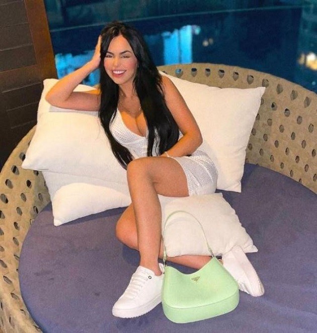 Who Is 18YO Vitor Roque’s 5 Years Older Fiancé Dayana Lins? - Bóng Đá