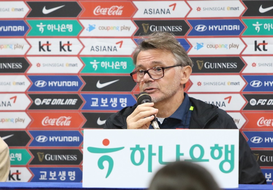 BLV Quang Tùng chỉ cách để Việt Nam không thua Hàn Quốc - Bóng Đá