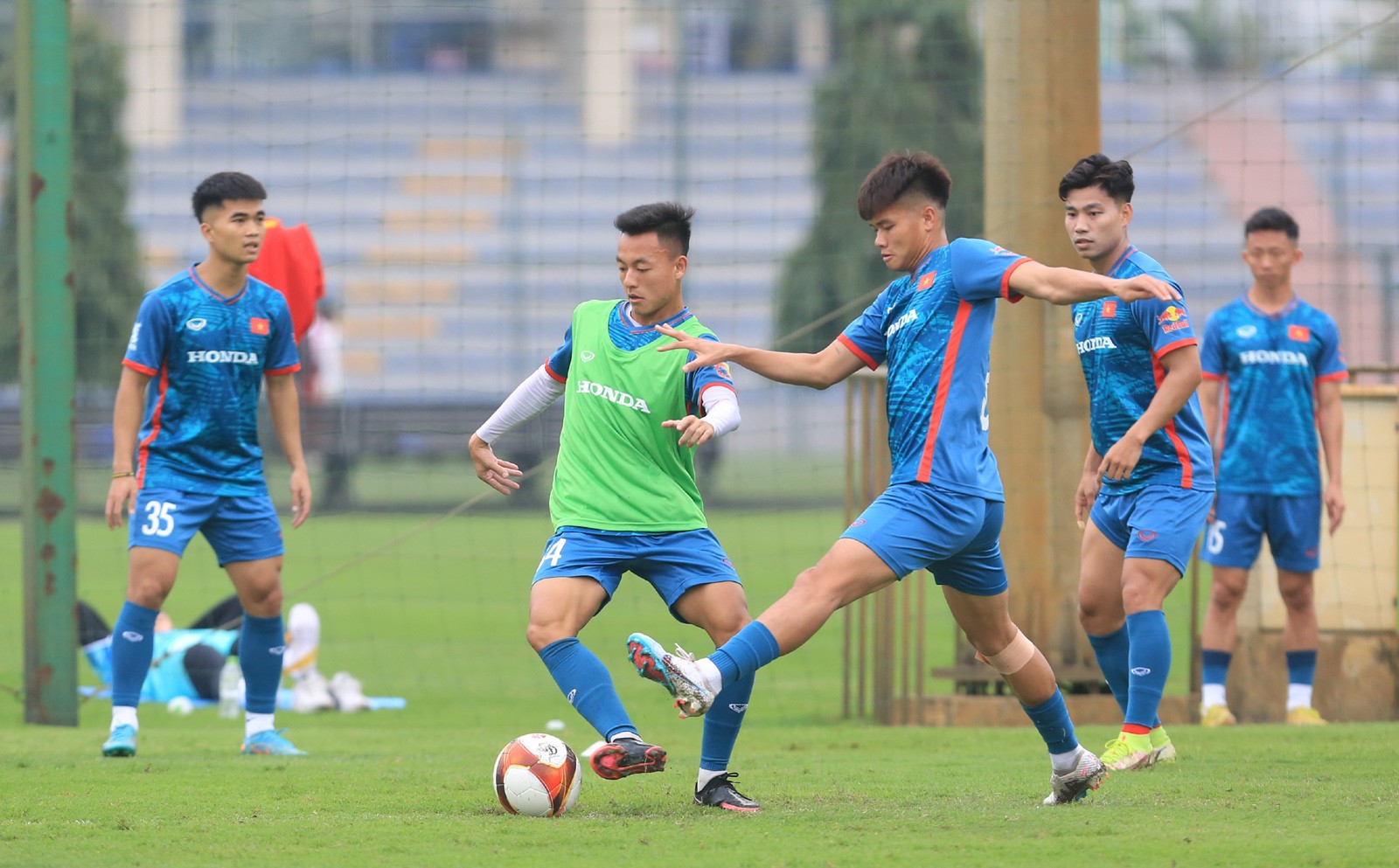 HLV Philippe Troussier hẹn gặp lại tuyển Việt Nam vào tháng 6 - Bóng Đá