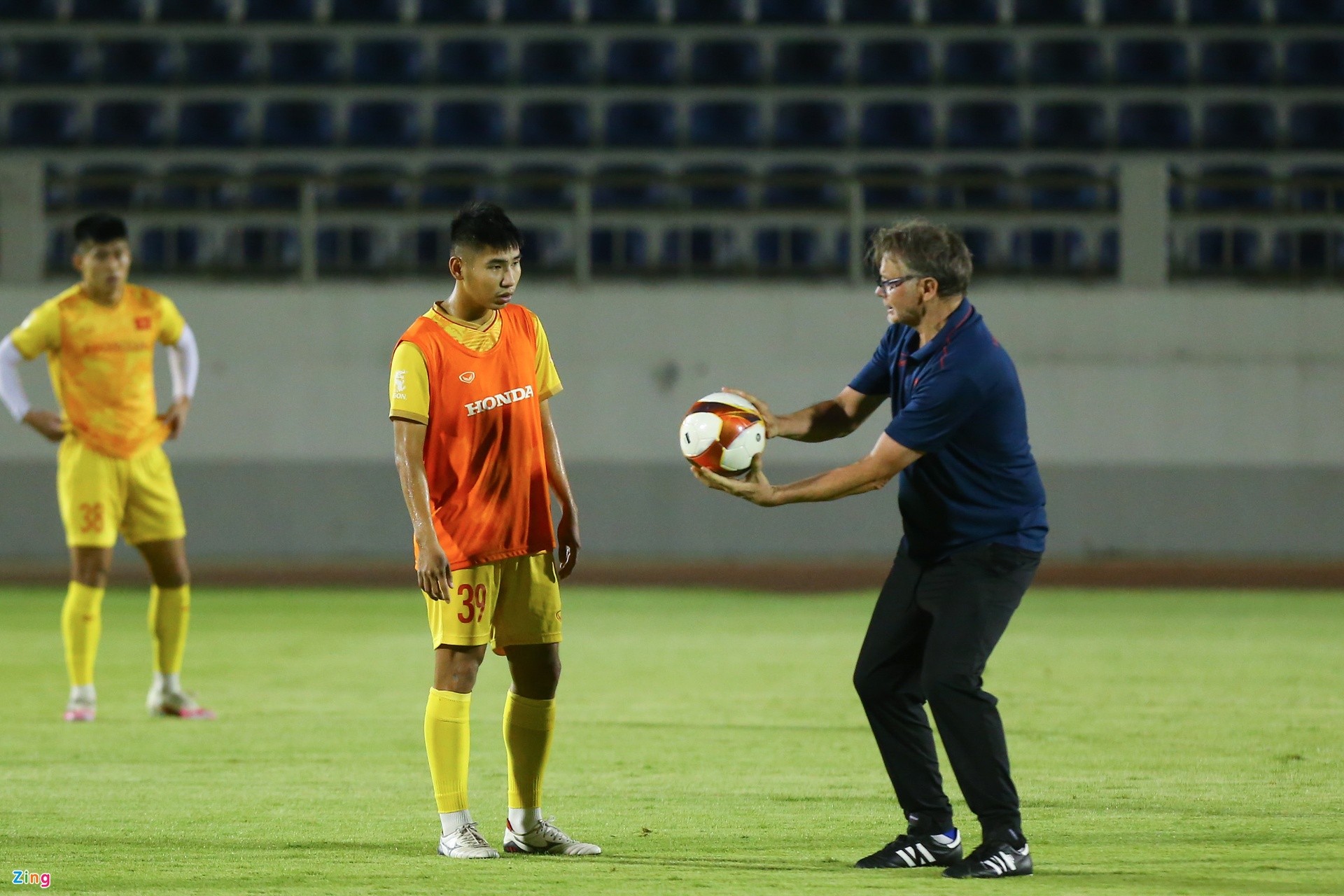 Sao trẻ của CLB Hà Nội lặng lẽ khi hội quân cùng U22 Việt Nam - Bóng Đá