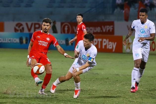 Viettel bay cao trên đôi cánh ngoại binh - Bóng Đá