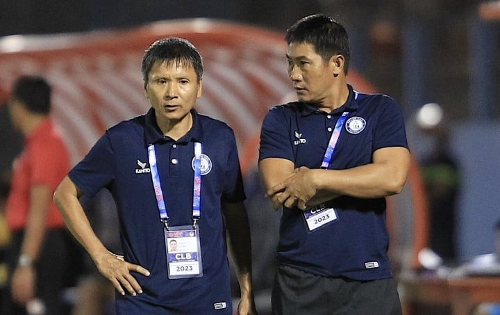 CLB V-League chưa trả lương, HLV thừa nhận cầu thủ bị siết nợ - Bóng Đá