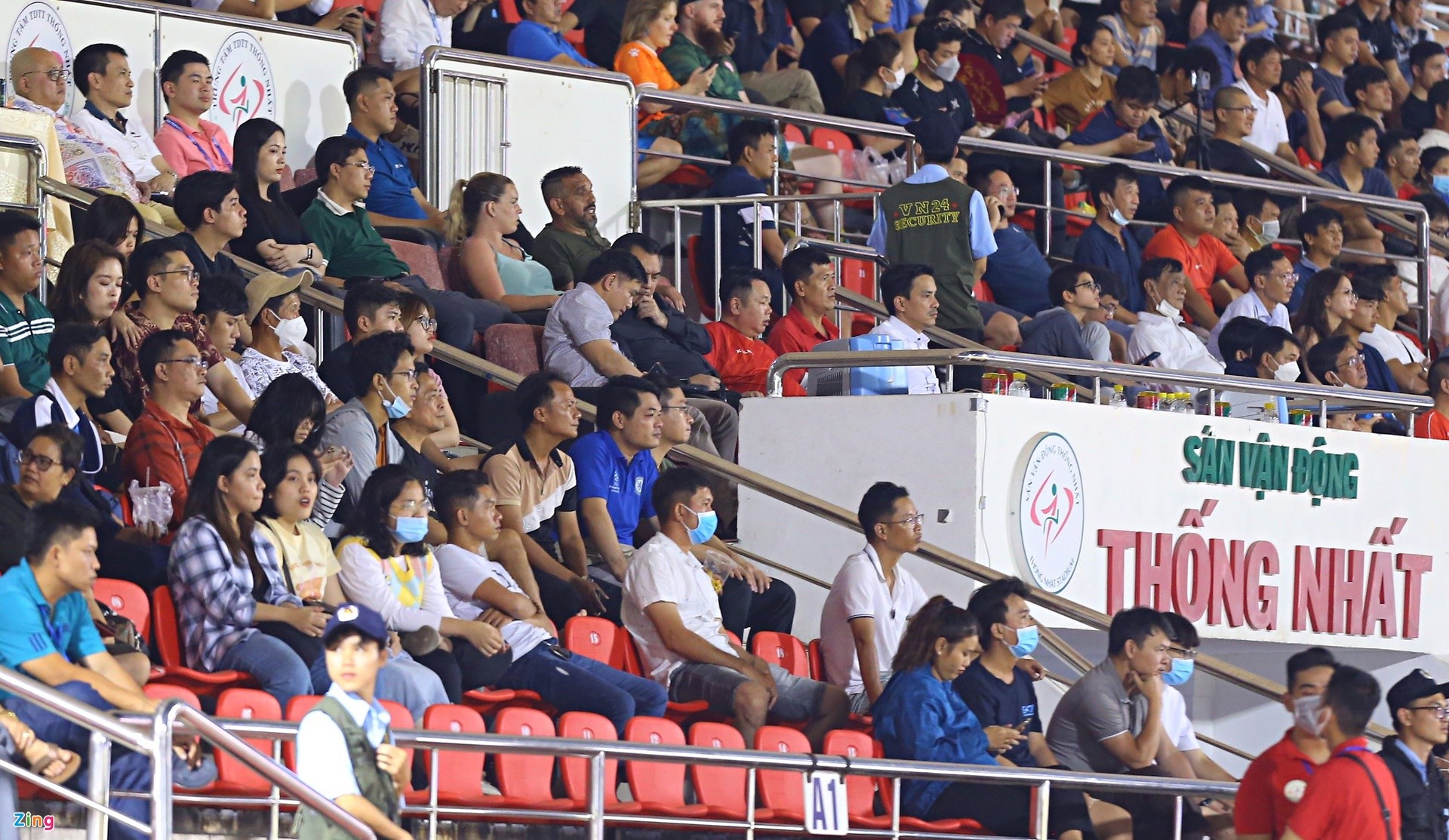 HLV Vũ Tiến Thành: Cứ đá với Hà Nội là thua vì trọng tài - Bóng Đá