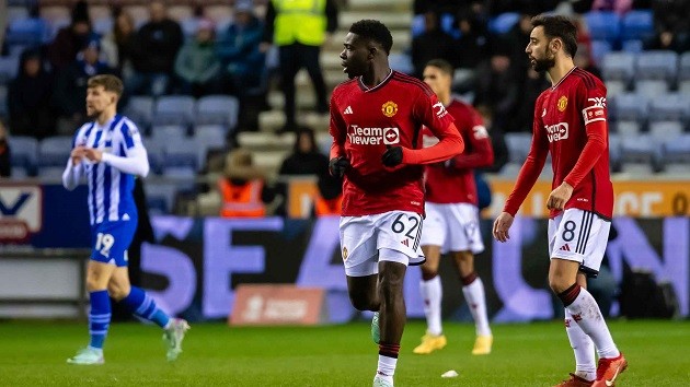 FORSON BECOMES LATEST ACADEMY GRADUATE - Bóng Đá