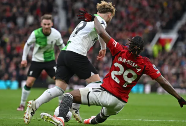 Wayne Rooney slams ‘sloppy’ Man Utd star for costly error vs Liverpool - Bóng Đá