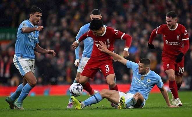 'Vụ cướp' của Liverpool bóp nghẹt tuyến giữa Man City  - Bóng Đá