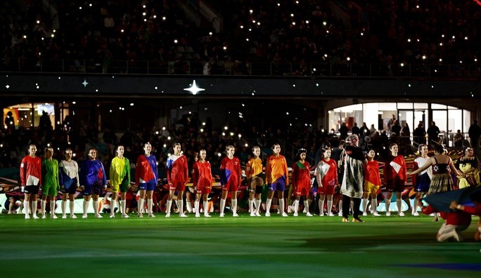 Xúc động với hình ảnh Việt Nam trong lễ khai mạc World Cup nữ 2023 - Bóng Đá