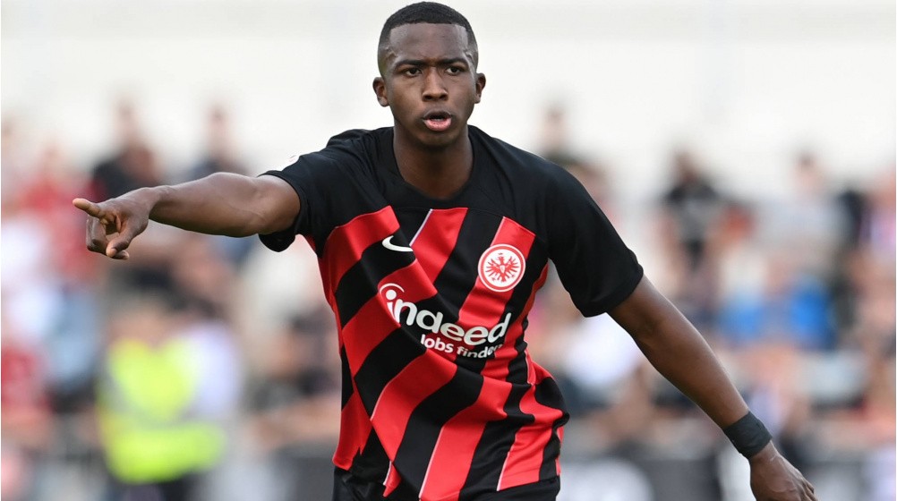 Tottenham Hotspur considering move for Frankfurt defender William Pacho? - Bóng Đá