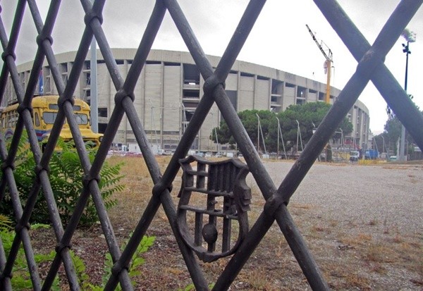 Sân Camp Nou bị dỡ bỏ - Bóng Đá