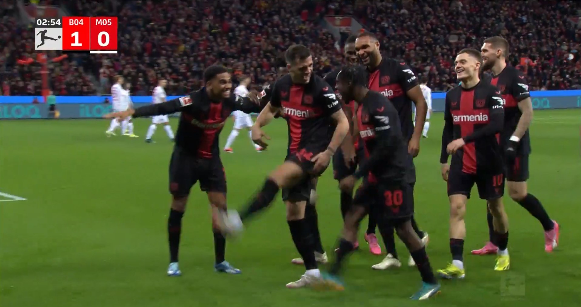 Cựu đội trưởng Arsenal khiến Bayer Leverkusen hú hồn - Bóng Đá