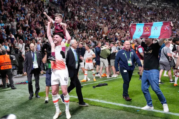 Bàn thắng phút 90 giúp West Ham vô địch Europa Conference League - Bóng Đá