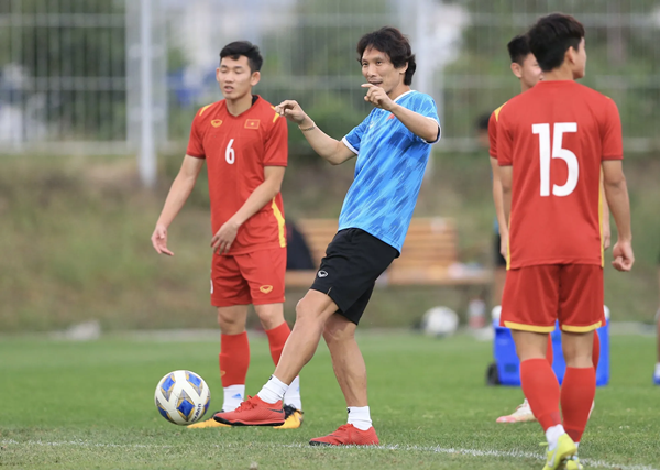 Hà Nội sắp chiêu mộ HLV Gong - Bóng Đá