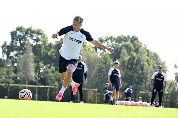 Mudryk gửi lời nhắn đến Pochettino - Bóng Đá