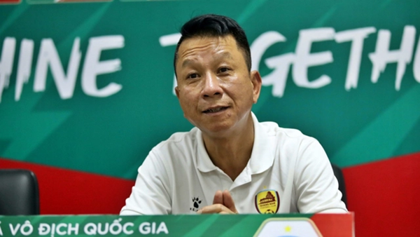 HLV Văn Sỹ Sơn phát biểu - Bóng Đá
