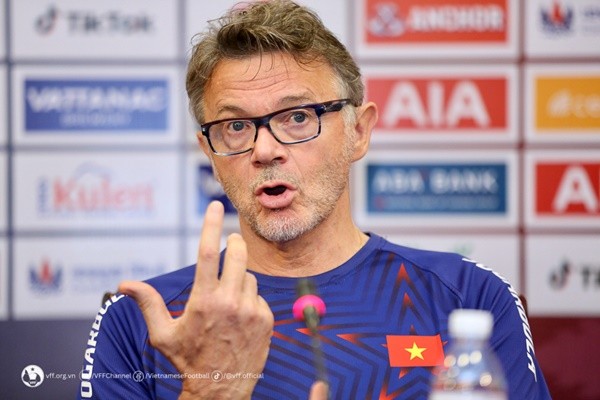 HLV Troussier triệu tập sớm Filip Nguyễn - Bóng Đá