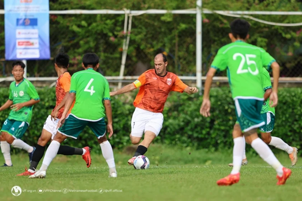 Huỳnh Kesley Alves lập cú đúp - Bóng Đá