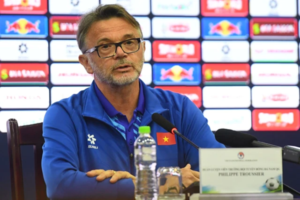 HLV Troussier nói về CĐV VN - Bóng Đá