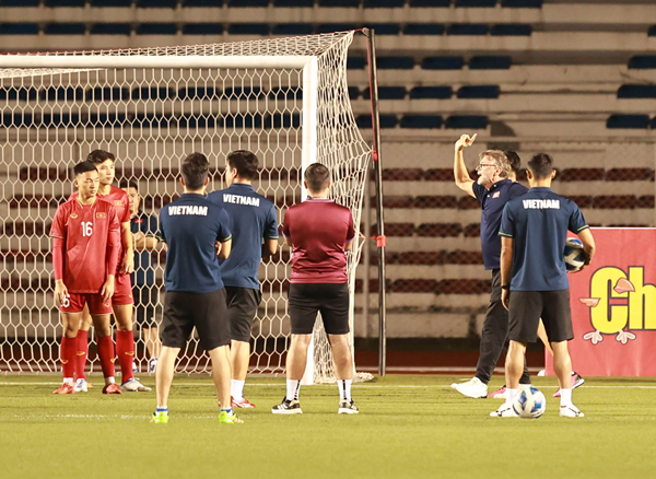 Quang Hải đàm phán với CLB Hàn Quốc và Nhật Bản? - Bóng Đá